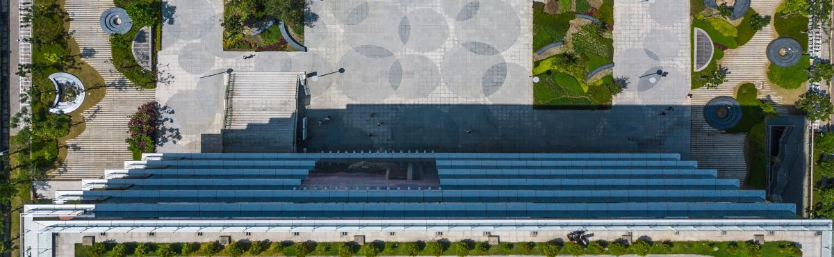 總館前廣場俯瞰